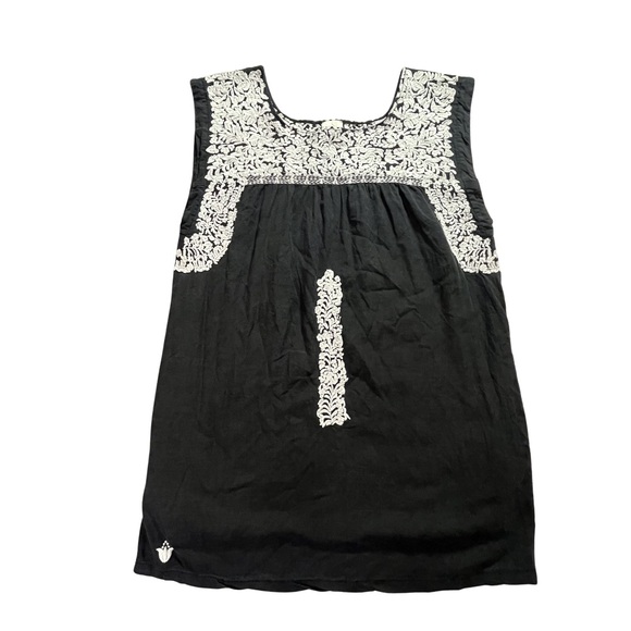 j. marie Dresses & Skirts - j. marie Black Large Dress with White Floral Embroidered with Pockets
